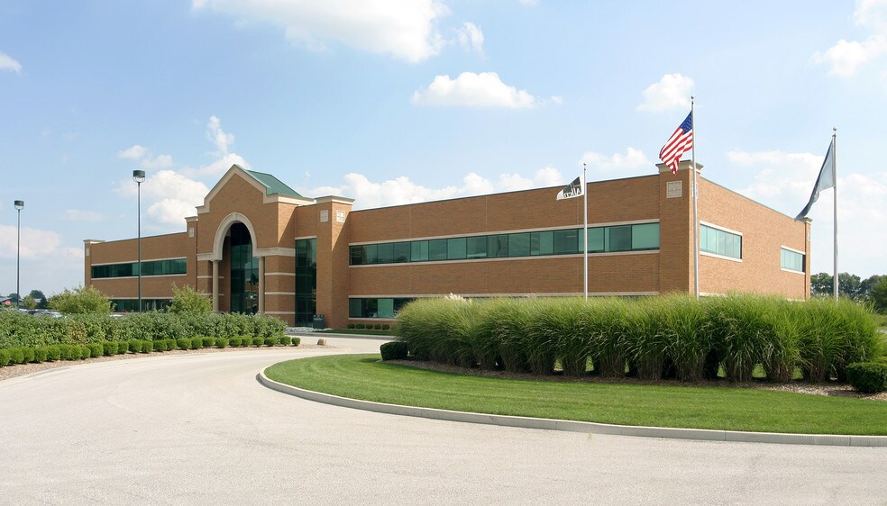 533 E County Line Rd, Greenwood, IN à louer - Photo du bâtiment - Image 2 de 12