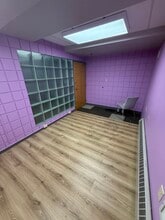 5877 Commerce St, Pittsburgh, PA for lease Interior Photo- Image 2 of 3