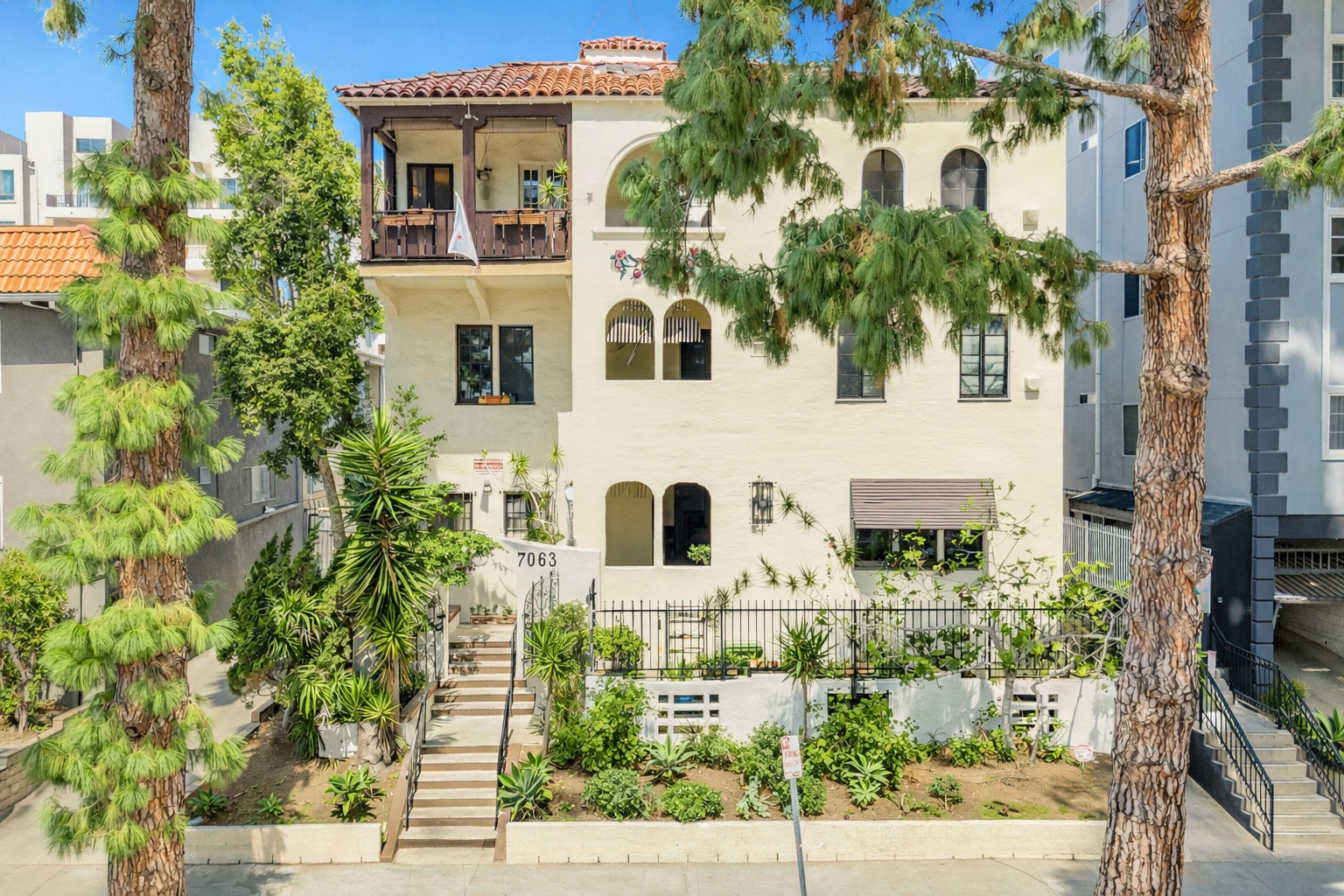 7063 Lanewood Ave, Los Angeles, CA for sale Primary Photo- Image 1 of 38