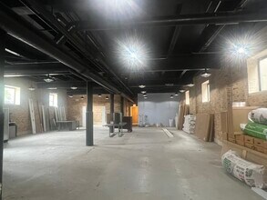 4147 N Ravenswood Ave, Chicago, IL for lease Interior Photo- Image 2 of 14