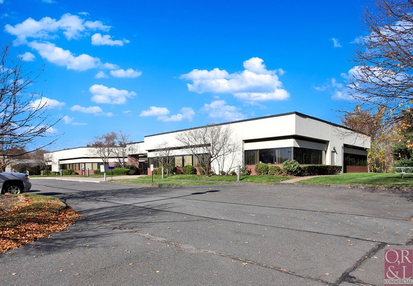 825 Brook St, Rocky Hill, CT for lease - Building Photo - Image 1 of 8