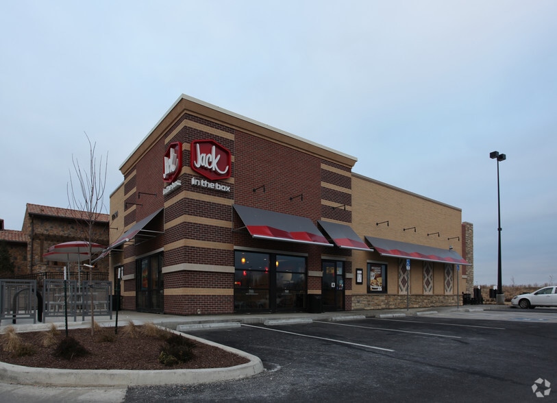 10630 Parallel Pky, Kansas City, KS for lease - Primary Photo - Image 1 of 2