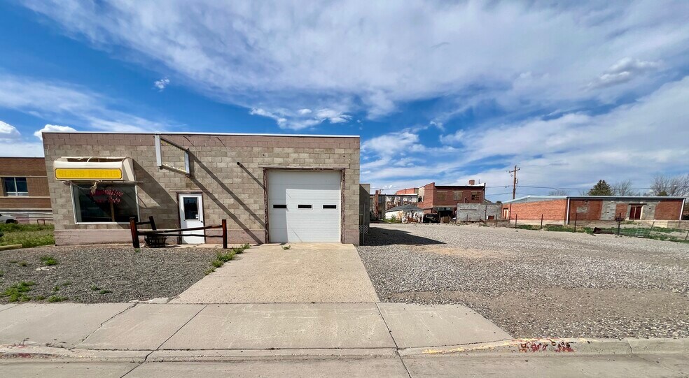524 Warren St, Thermopolis, WY à vendre - Photo du bâtiment - Image 2 de 23