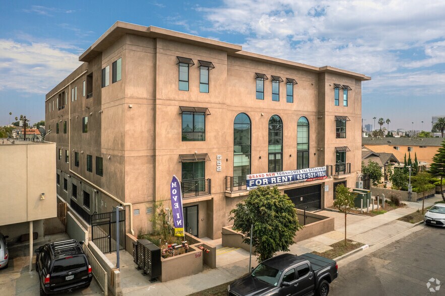 552 N Hobart Blvd, Los Angeles, CA à vendre - Photo du bâtiment - Image 2 de 38
