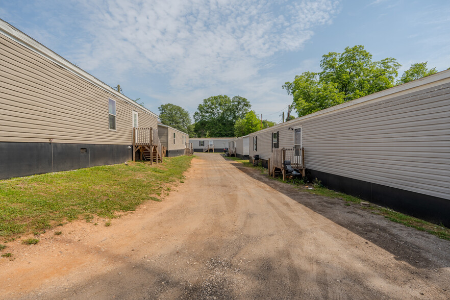 923 W Lee Rd, Taylors, SC à vendre - Photo du bâtiment - Image 3 de 21