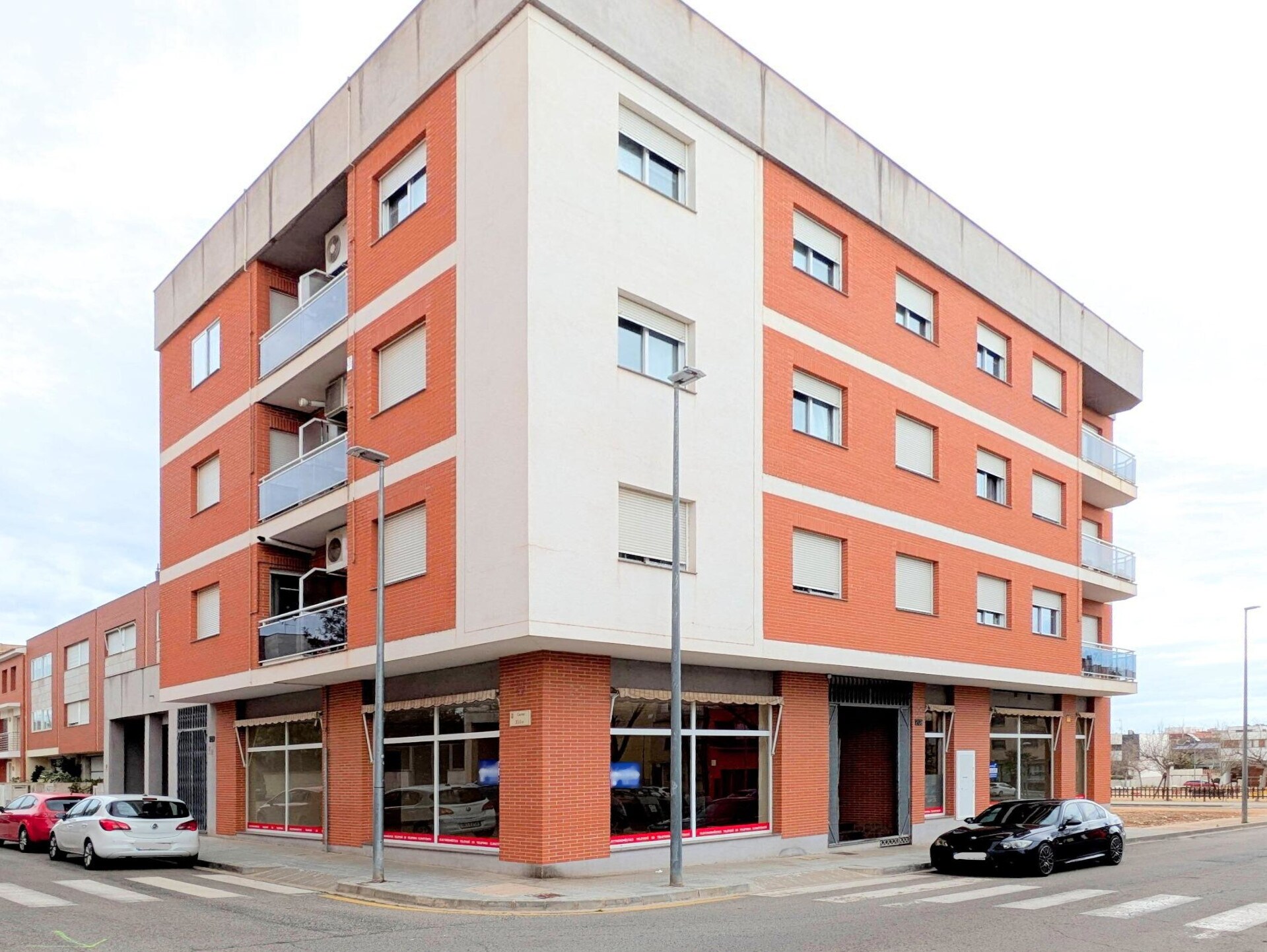 Commerce de détail dans Amposta, Tarragona à louer Photo du bâtiment- Image 1 de 2