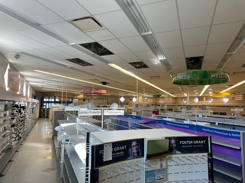 4813 W Mercury Blvd, Hampton, VA for sale - Interior Photo - Image 3 of 10