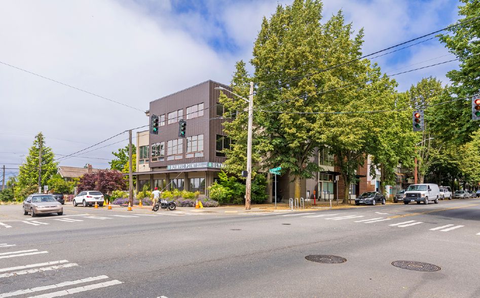 6075 California Ave SW, Seattle, WA for lease - Primary Photo - Image 1 of 13