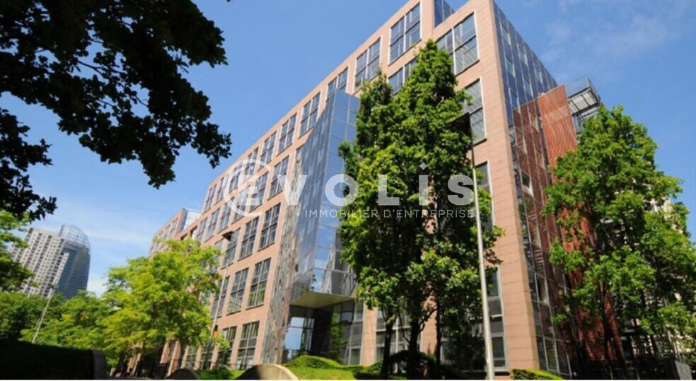 Bureau dans Courbevoie à louer - Photo du bâtiment - Image 1 de 13