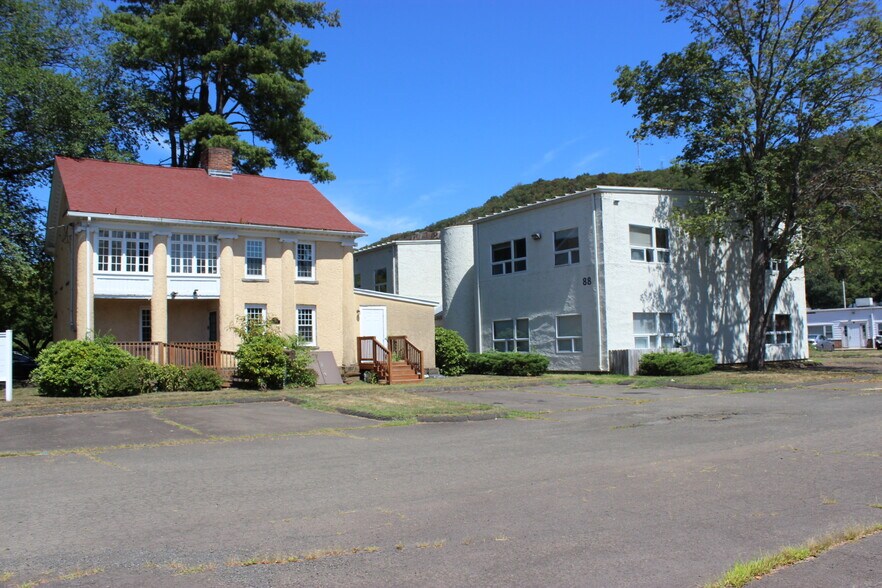 88 Bradley Rd, Woodbridge, CT à vendre - Photo du bâtiment - Image 2 de 28