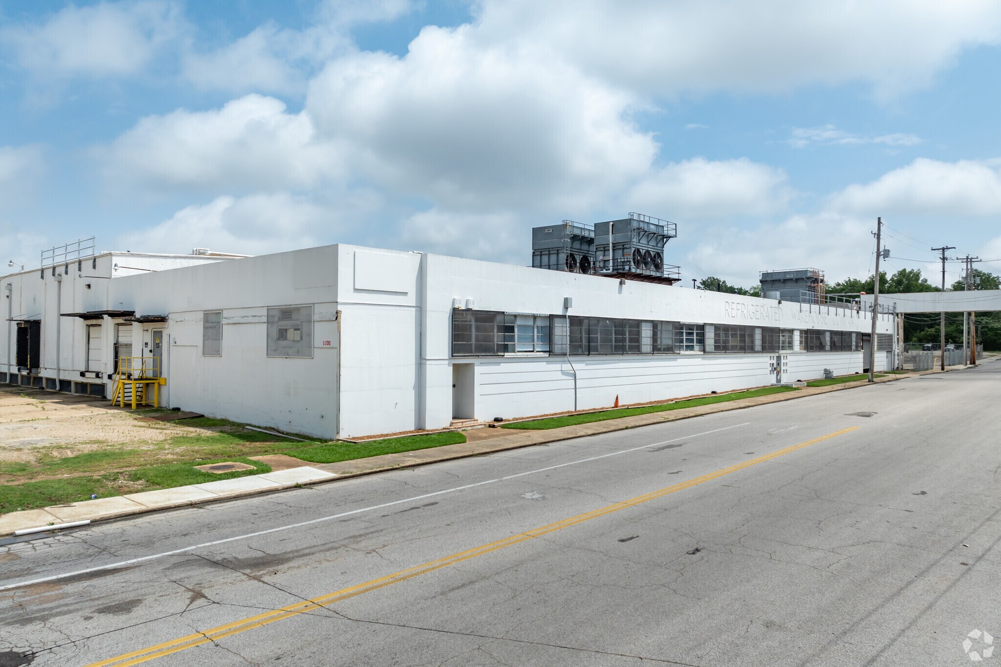 1100 E Parkway S, Memphis, TN à louer Photo du bâtiment- Image 1 de 28