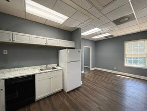 11099 Houze Rd, Roswell, GA à louer Photo intérieure- Image 2 de 5