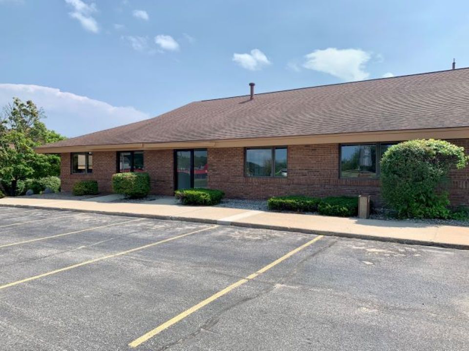 3257 Racquet Club Dr, Traverse City, MI à louer Photo du bâtiment- Image 1 de 4