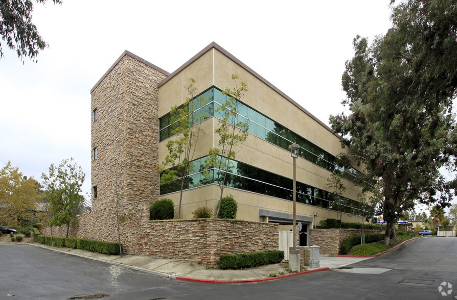 25270-25272 Marguerite Pkwy, Mission Viejo, CA à louer - Photo du bâtiment - Image 3 de 3