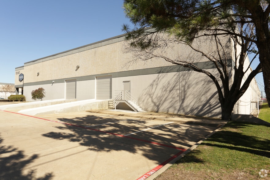 10390 Shady Trl, Dallas, TX à louer - Photo du bâtiment - Image 3 de 10