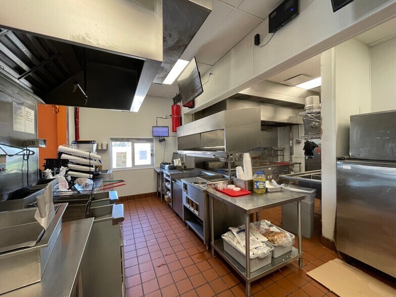 1215-1219 W Russell Ave, Bonham, TX à vendre - Photo intérieure - Image 3 de 5