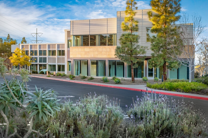 10616 Scripps Summit Ct, San Diego, CA for lease - Building Photo - Image 3 of 6