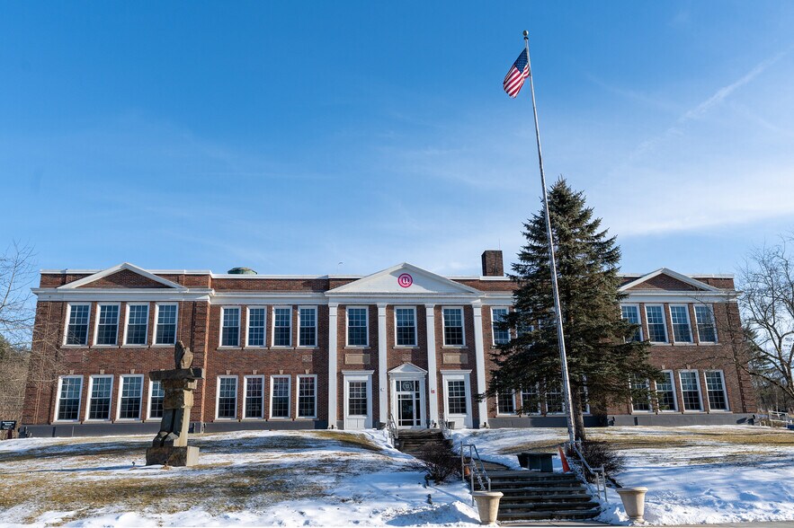 7 Erie Ave, Narrowsburg, NY à louer - Photo du bâtiment - Image 2 de 7