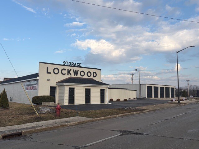 Sheridan & Lockwood Self Storage portefeuille de 2 propriétés à vendre sur LoopNet.ca - Photo principale - Image 2 de 2