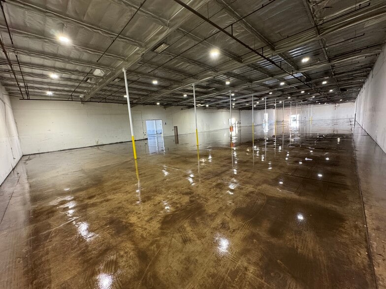 410 W Grove Ave, Orange, CA for lease - Building Photo - Image 3 of 16