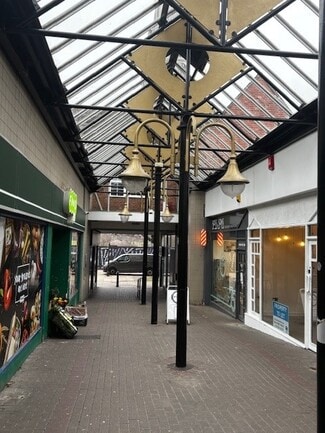 More details for 2 Fogg St, Newcastle Under Lyme - Retail for Lease