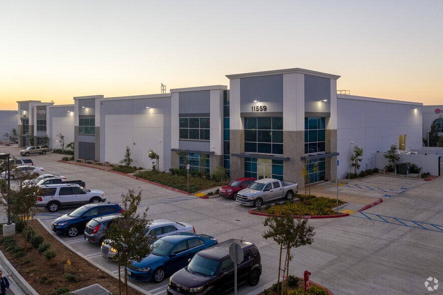 11559 Foothill Blvd, Rancho Cucamonga, CA for lease - Building Photo - Image 1 of 9