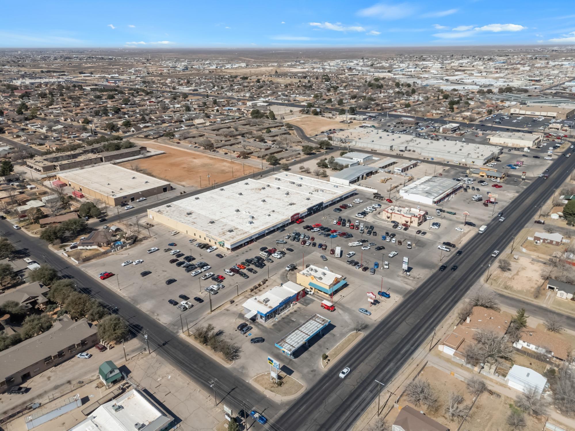 2421-2429 N County Road W, Odessa, TX à vendre Photo du bâtiment- Image 1 de 15