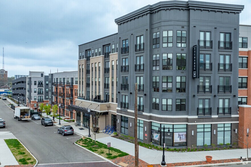 2533 Woodburn Ave, Cincinnati, OH à louer - Photo du bâtiment - Image 3 de 41