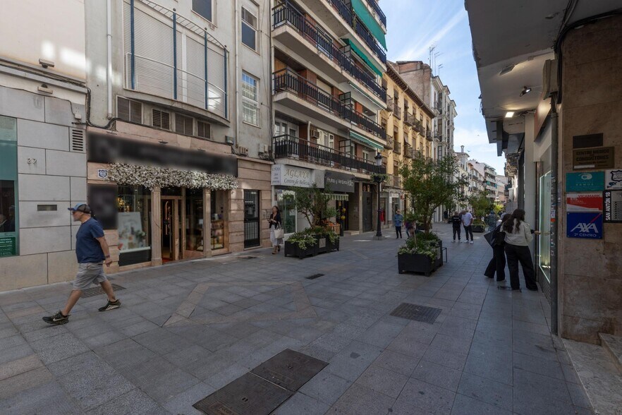 Commerce de détail dans Granada à vendre - Photo du bâtiment - Image 1 de 17