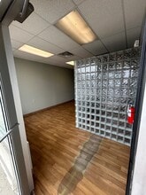 3158-3178 Dixie Hwy, Erlanger, KY for lease Interior Photo- Image 2 of 12