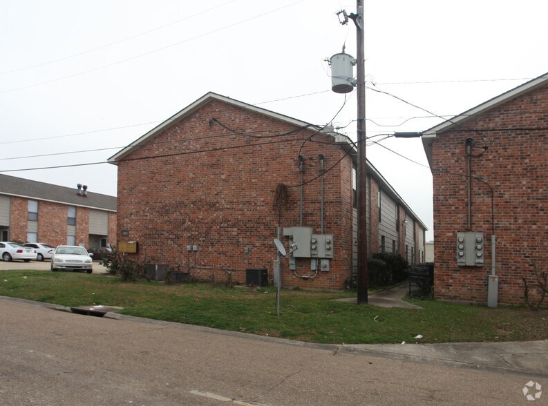 1731 Ryder Dr, Baton Rouge, LA à vendre - Photo du bâtiment - Image 2 de 2