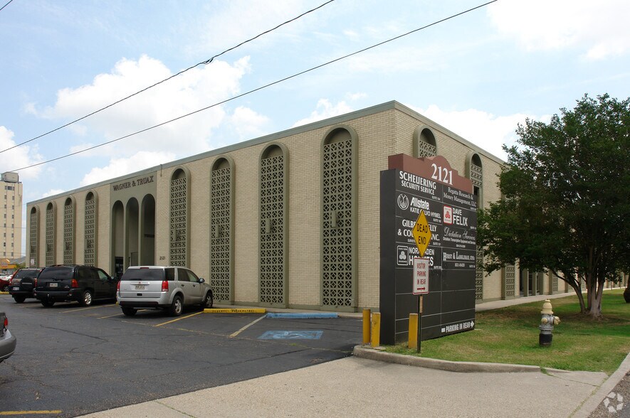 2121 N Causeway Blvd, Metairie, LA for sale - Building Photo - Image 2 of 11
