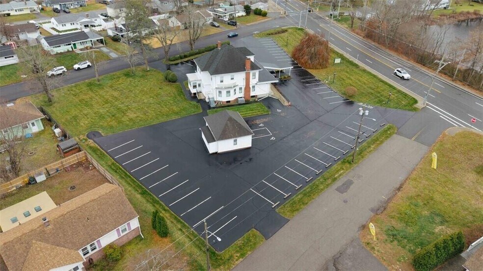 982 Warwick Ave, Warwick, RI à vendre - Aérien - Image 3 de 11