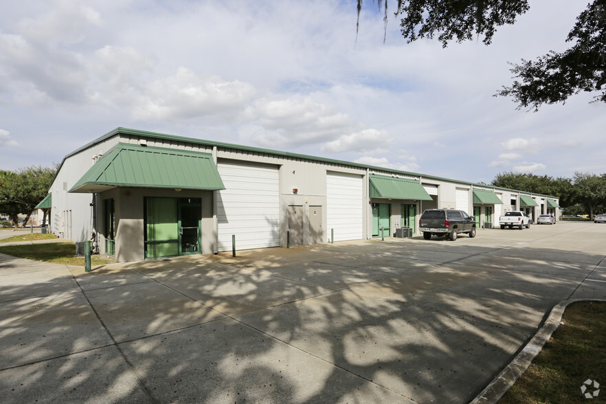 6300 Tower Ln, Sarasota, FL for lease - Building Photo - Image 2 of 6