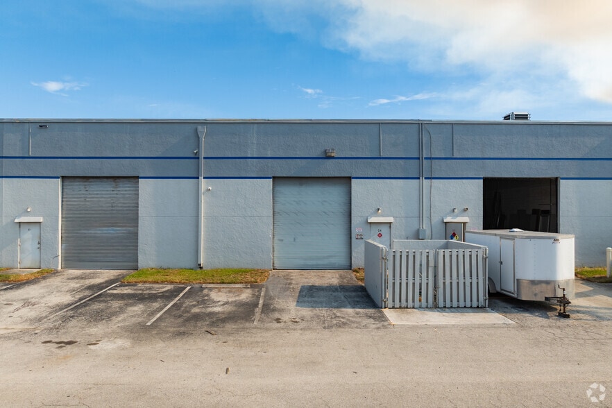 6601 Lyons Rd, Coconut Creek, FL for lease - Building Photo - Image 3 of 19