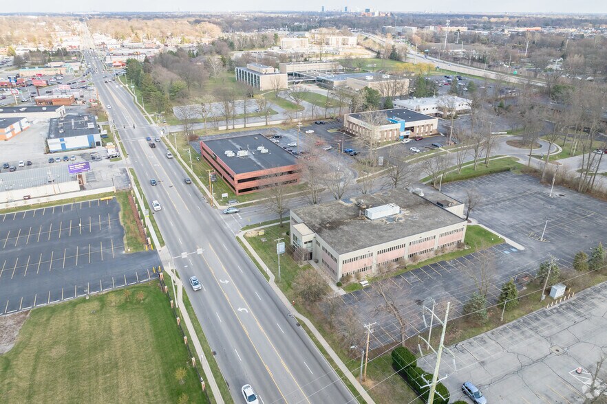 3949 Sunforest Ct, Toledo, OH for lease - Building Photo - Image 3 of 7