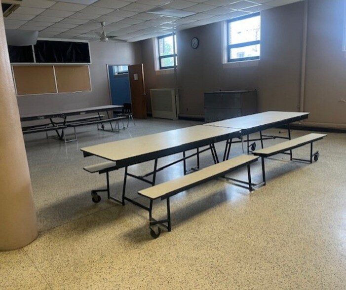 4128 Cedar Ridge Rd, Dayton, OH à vendre - Photo du bâtiment - Image 2 de 13