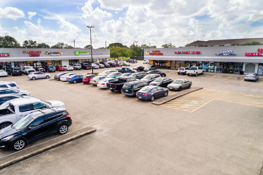 800-900 S Wayside Dr, Houston, TX à louer - Photo du bâtiment - Image 2 de 5