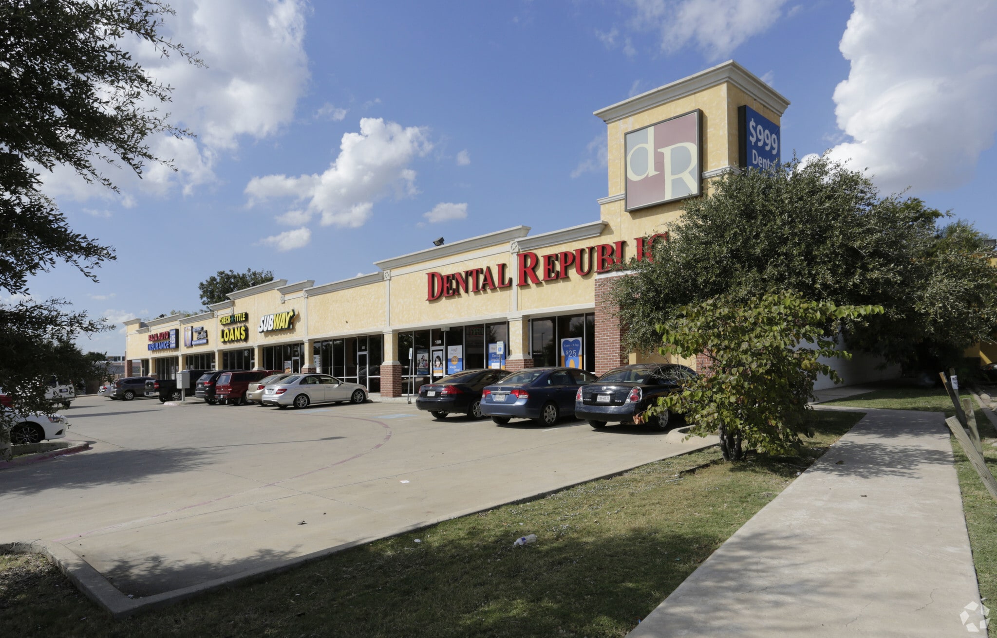 3211 W Northwest Hwy, Dallas, TX for lease Primary Photo- Image 1 of 12