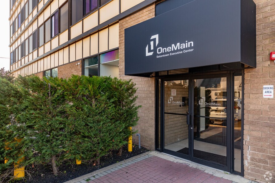 1 Main St, Eatontown, NJ à louer - Photo du bâtiment - Image 2 de 17