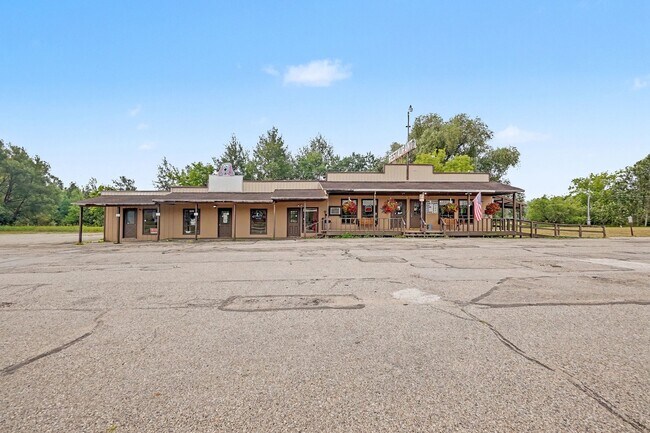 More details for 20221 US Highway 10, Reed City, MI - Retail for Sale