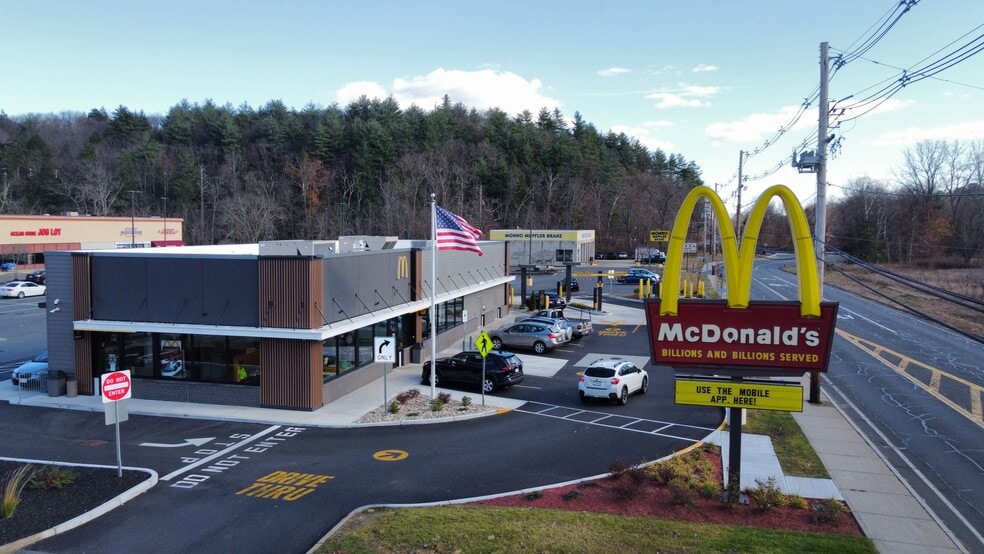 479-511 E Main St, Southbridge, MA for lease - Building Photo - Image 3 of 7