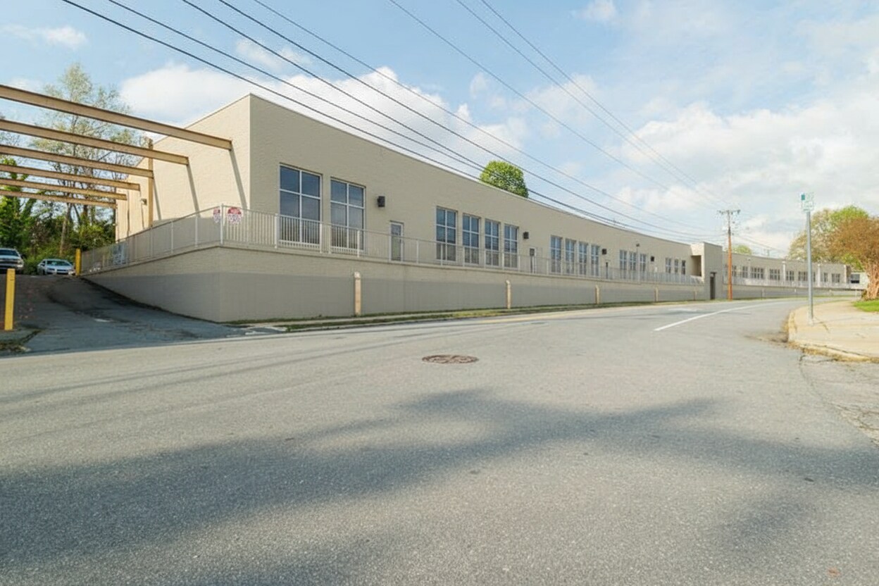 901-965 Northwest Blvd, Winston-Salem, NC for lease Primary Photo- Image 1 of 26