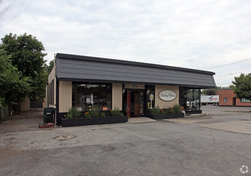 5630 Main St, Buffalo, NY à louer - Photo du bâtiment - Image 2 de 2