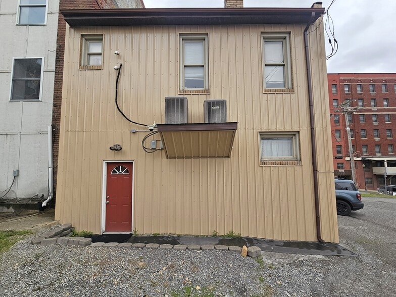 219 Jefferson St, Fairmont, WV à vendre - Photo du bâtiment - Image 2 de 22