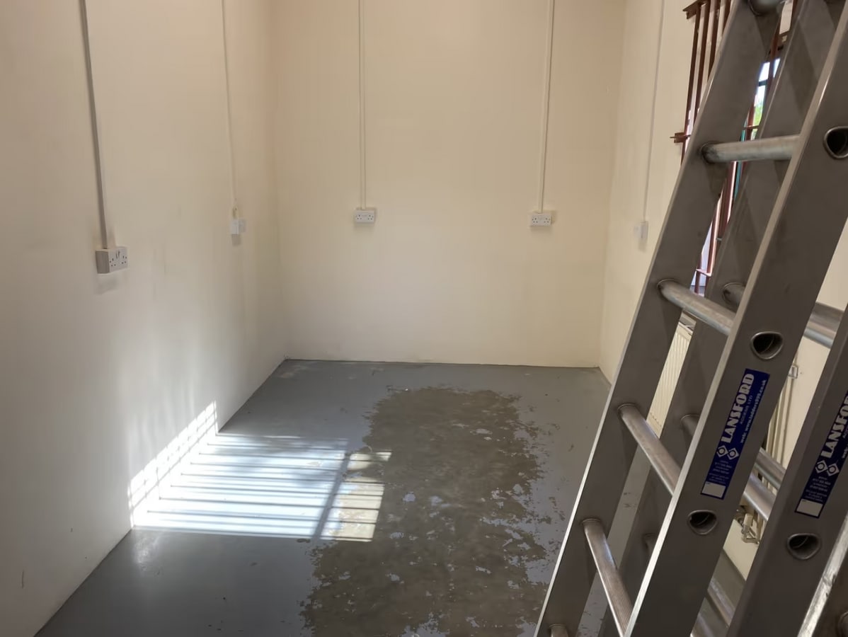 Old Swan Ln, Hailsham, ESX BN27 2BY - Unit 8 - - Interior Photo - Image 1 of 5