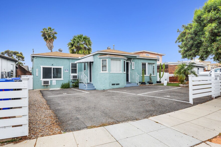 4837 Castle Ave, San Diego, CA à vendre - Photo du bâtiment - Image 2 de 35