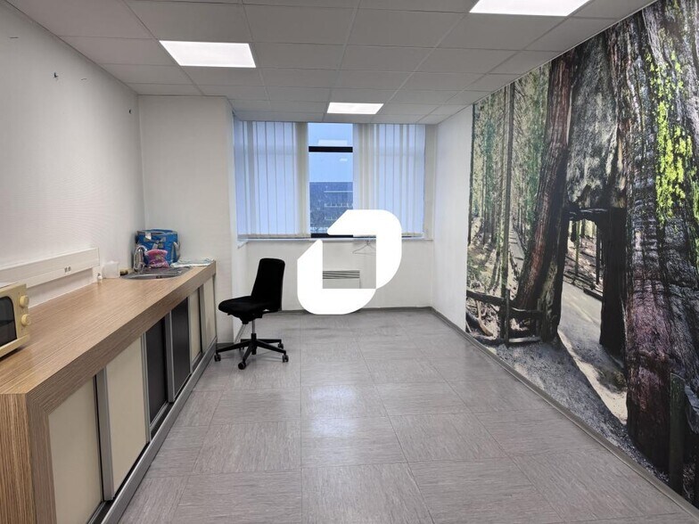 Office in Houplines for lease - Interior Photo - Image 2 of 10