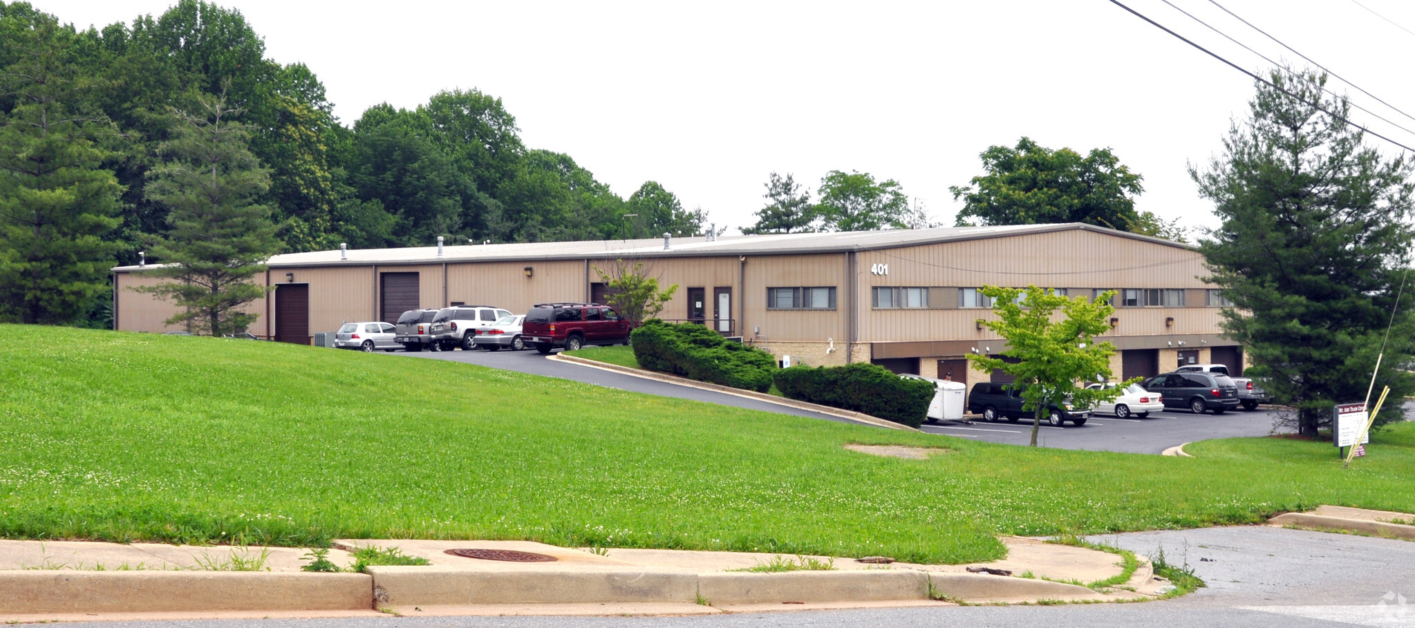 401 Center St, Mount Airy, MD for sale Primary Photo- Image 1 of 1