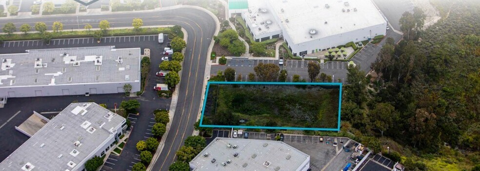 25121 Arctic Ocean Dr, Lake Forest, CA à vendre - Photo du bâtiment - Image 1 de 2